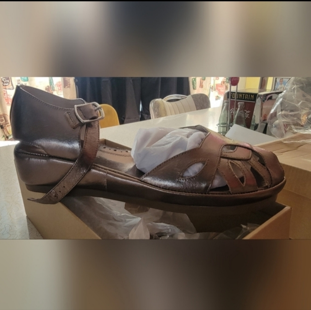 Re-Mix Dara Sandal Wedge Vintage Inspired 9